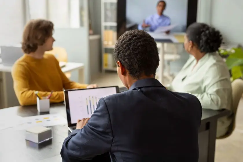 আইওটি কীভাবে ওয়েওয়ার্কের স্টাফ ম্যানেজমেন্টকে রূপান্তরিত করেছে